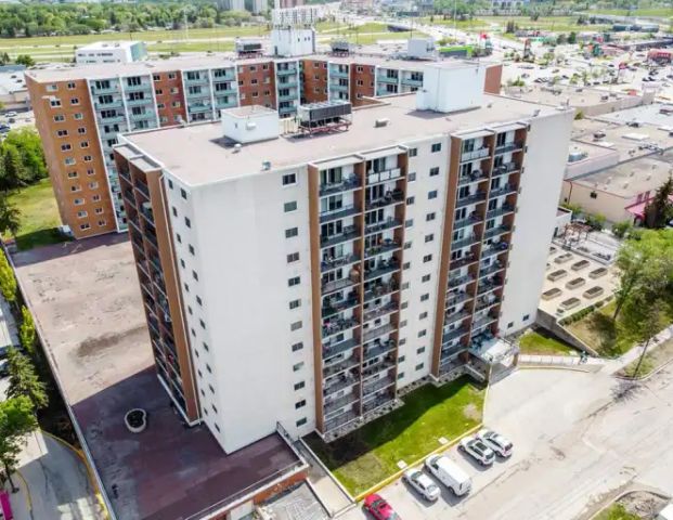 Delta Manor | 100 Adamar Road, Winnipeg - Photo 1