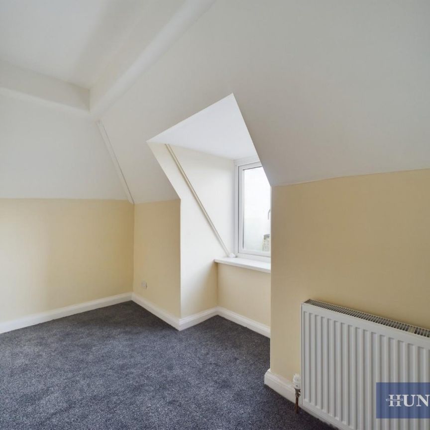 2 bedroom Flat To Let - Photo 1