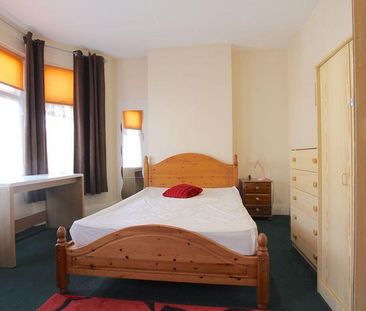 5 bedroom terraced house to rent - Photo 5