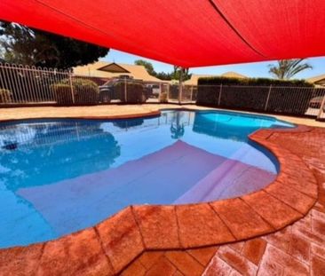 DESIRABLE OSPREY - 3x2 Villa in Secure Complex with Pool - Photo 4