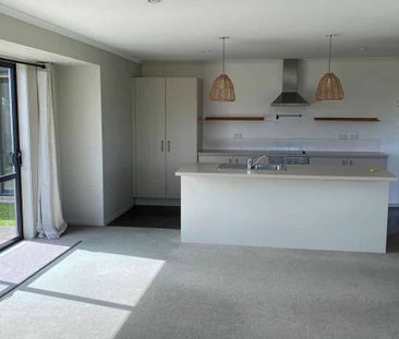 Large family home on full section - Katikati - Photo 2