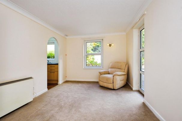 1 bedroom retirement property to rent - Photo 1