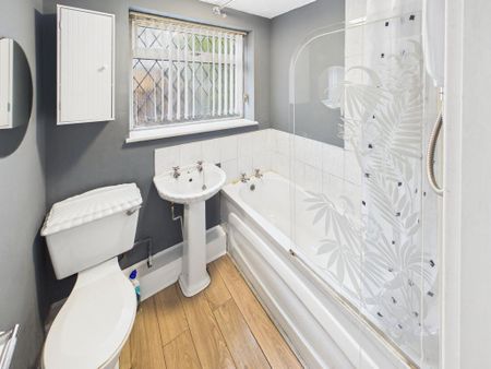 2 bedroom flat to rent - Photo 4