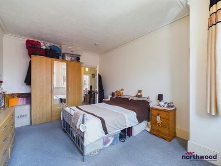 2 bedroom flat to rent - Photo 3