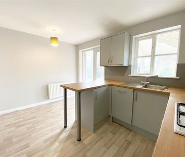 2 bedroom semi-detached house to rent - Photo 6