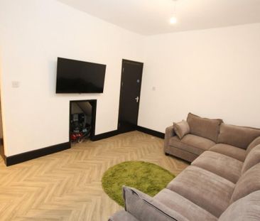 4 bedroom terraced house to rent - Photo 1