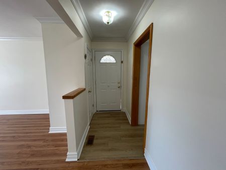 For Lease - 334 Stevenson Road Unit# Upper, Oshawa, Ontario - Photo 2