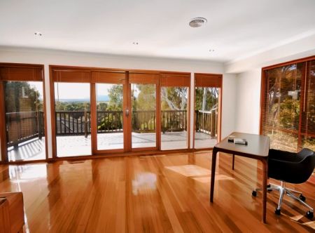 5 Bed, 3 Bath - Photo 4