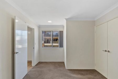 2/90 Cooper Street, - Photo 2