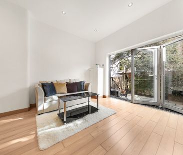 1 Bed Flat, Moore Park Road, SW6 - Photo 1