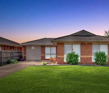 19 Belinda Close, Kurunjang, VIC 3337 - Photo 1