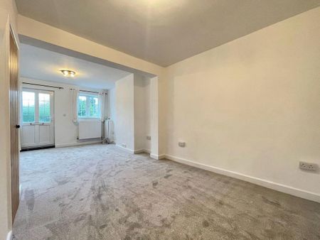 2 bedroom end of terrace house to rent - Photo 3