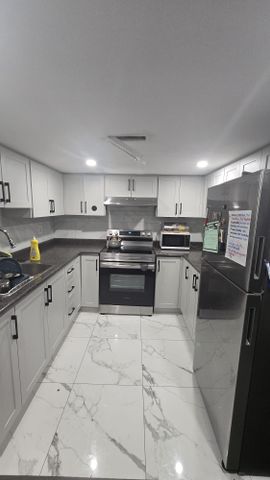 For Lease - 48 Scarboro Avenue Unit# BSMT, Toronto, Ontario - Photo 3