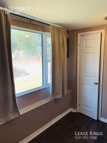 LARGE AND FURNISHED MAIN FLOOR UNIT- ALL INCLUSIVE + INTERNET! - Photo 4