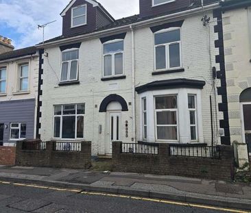 Canterbury Street, Gillingham, ME7 - Photo 1