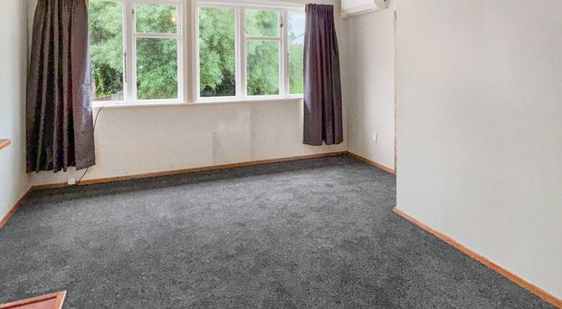 Charming 2-Bedroom Home in Papakura! - Photo 1