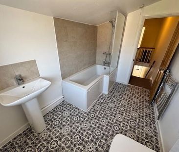 2 bedroom terraced house to rent - Photo 5