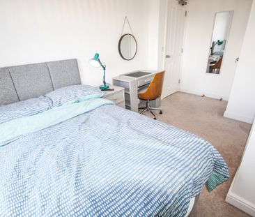 One-Bedroom House share - Photo 1