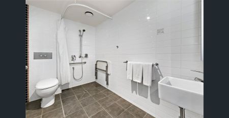 Light filled and spacious one bedroom apartment in ideal CBD location - Photo 4