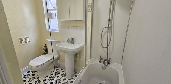 1 bedroom studio to rent - Photo 2