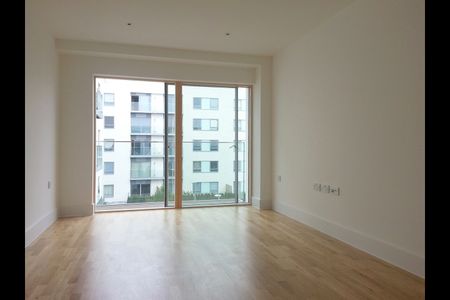 1 Bed Flat, Streatham High Road, SW16 - Photo 2
