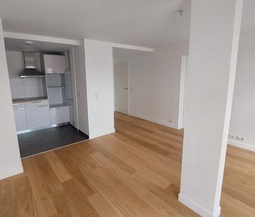 location Appartement T3 DE 64.6m² À PARIS - Photo 4
