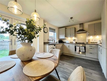 3 bedroom semi-detached house to rent - Photo 5