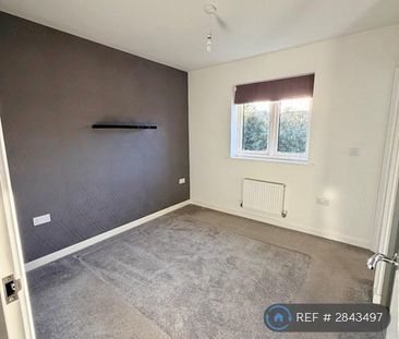 3 bedroom semi-detached house to rent - Photo 2