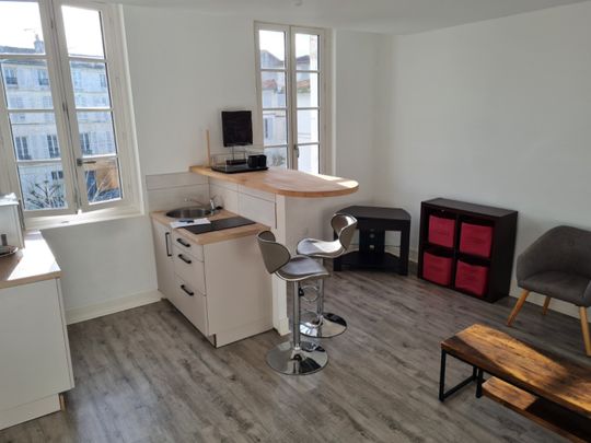 Location Appartement 1 pièce 23m² ANGOULEME 16000 - Photo 1