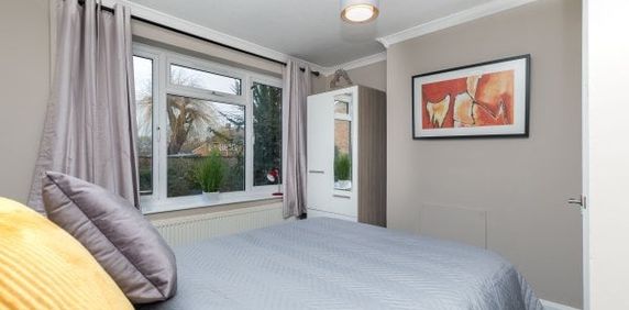 Gossops Green 1 bedroom house to rent - Photo 2