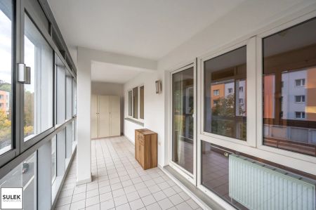 Gut geschnittene 4-Zimmer-Neubauwohnung mit großer Loggia - teilmöbliert - sofort beziehbar! - Photo 5