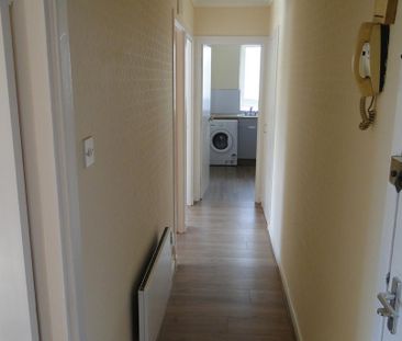 2 bedroom flat to rent - Photo 6