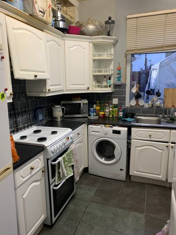 3 Bed Terraced House, Boundary Road, E13 - Photo 5