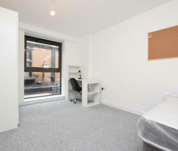 3 bedroom flat to rent - Photo 2