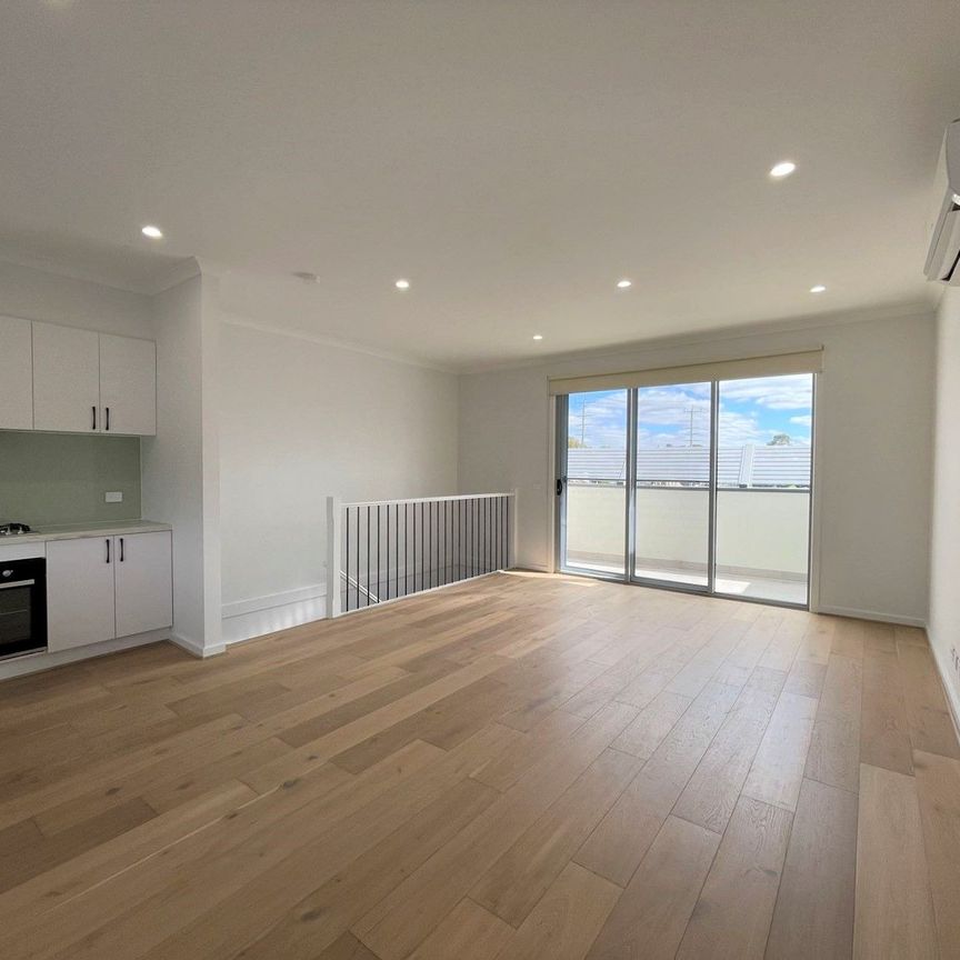 Low Maintenance & Great Location! - Photo 1