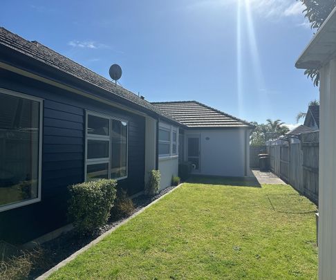 Appealing four bedroom, two bathroom home - Photo 1