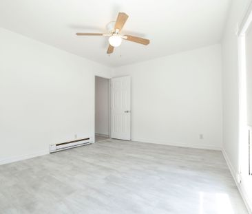 For Lease - 37 Holland Street Unit# 2, Bradford West Gwillimbury, O... - Photo 4