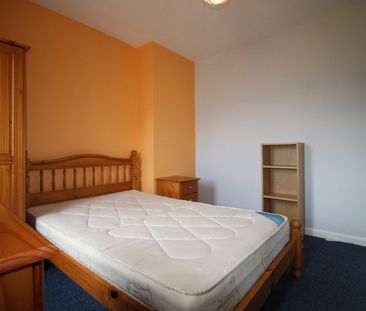 5 Bed Terraced House, Harefield Road, SO17 - Photo 2