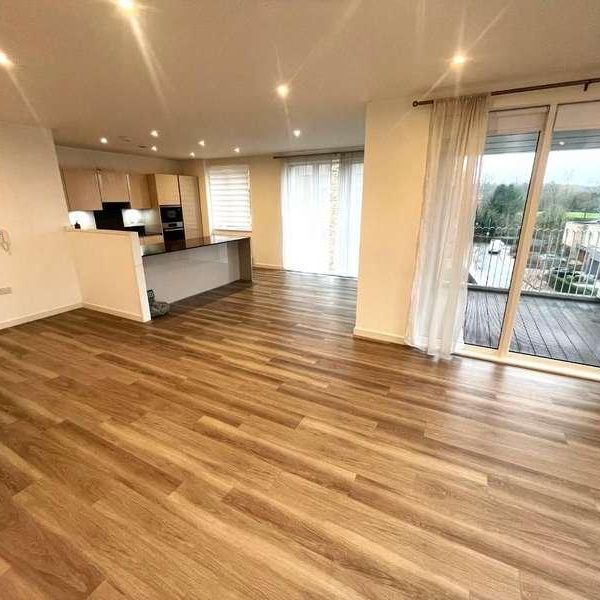 Cornforth Lane, Mill Hill, NW7 - Photo 1