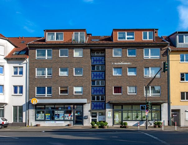 Individuallisten aufgepasst! Schöne Dachgeschosswohnung mit Südbalkon - Photo 1