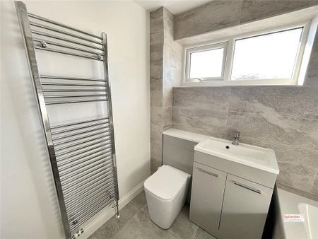 2 bedroom semi-detached house to rent - Photo 3