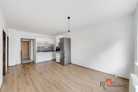 Pronájem bytu 2+kk 41 m², Pod lysinami 465, Praha - Fotografie 4