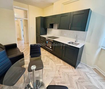 Inverness Avenue, Westcliff On Sea - Photo 2