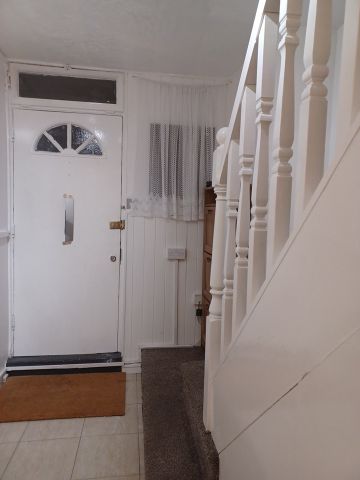 Room in a Shared Flat, Keith House, NW6 - Photo 3