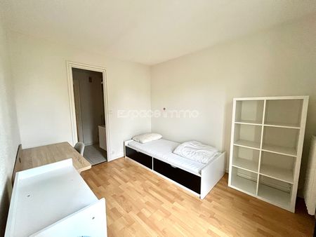 Location Appartement 3 pièces 55m² MONT ST AIGNAN 76130 - Photo 3