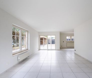 Huis te huur in Zutendaal voor € 1.500 met 3 slaapkamers - Photo 2