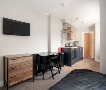 Studio Flat / Apartment - Photo 2