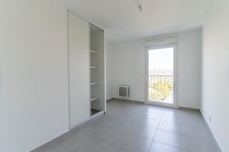 location Appartement F3 DE 66m² À MARSEILLE - Photo 3