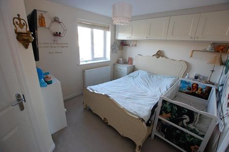 3 bedroom semi-detached house to rent - Photo 4