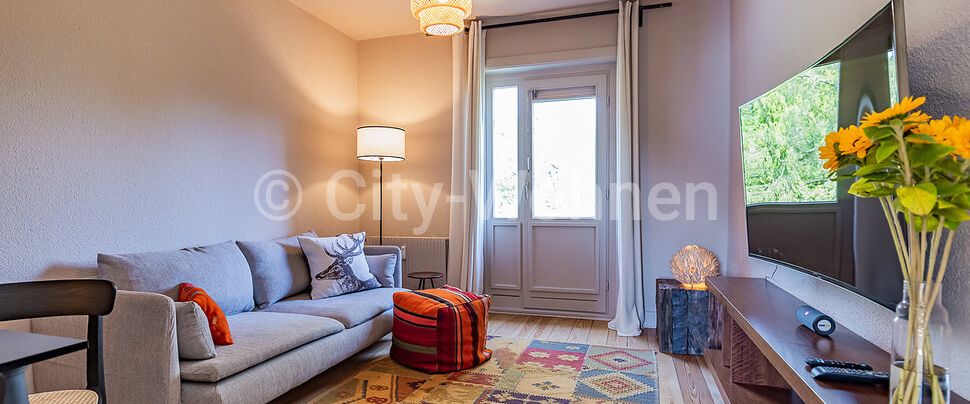 Schöne, in 2024 renovierte 2 Zimmer Wohnung mit Dielen und Balkon im aufstrebenden Hamburg-Barmbek - Foto 1